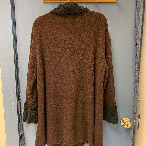 Sweater - Picture 2 of 5